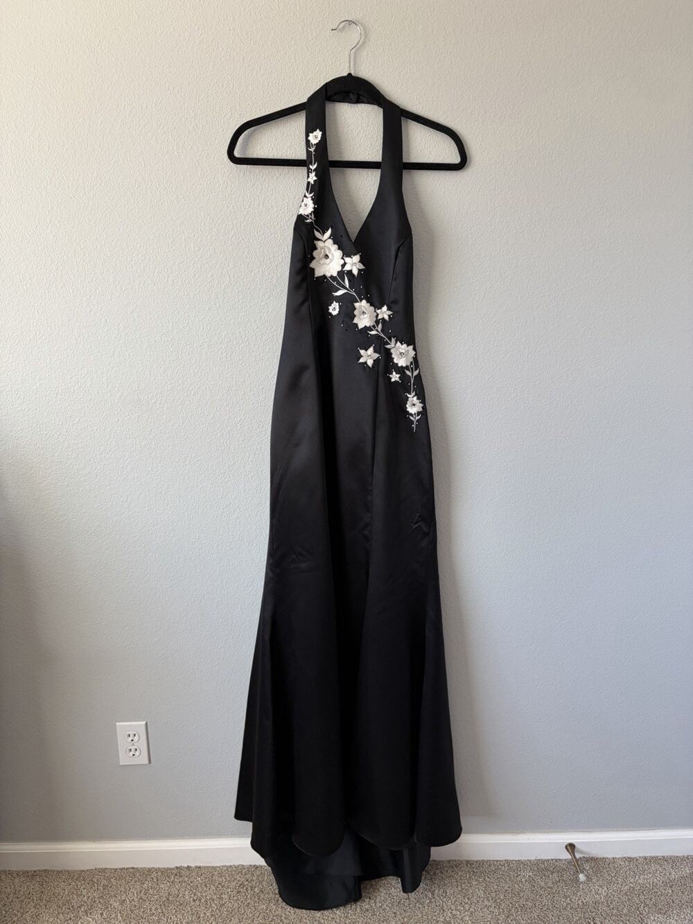 Vintage Y2K Morgan & Co. Black Floral Embroidery Halter Maxi Gown Sz 11/12 Prom